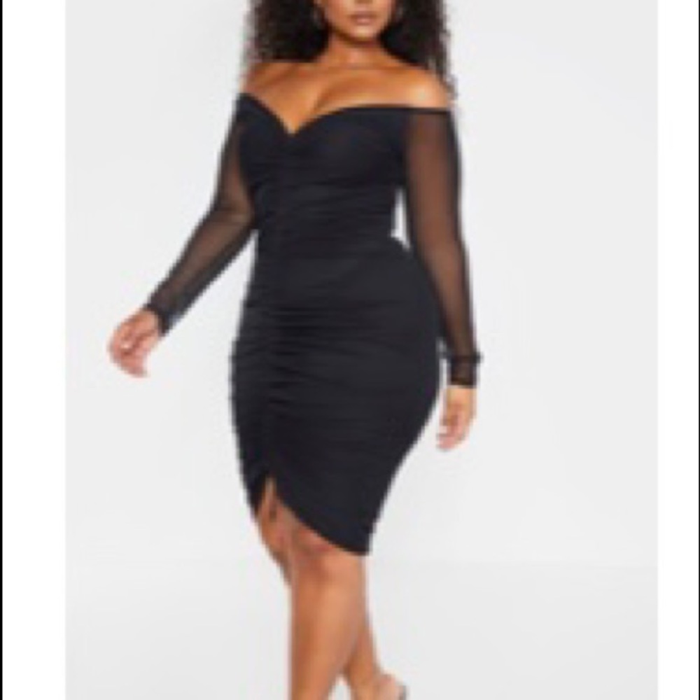 Pretty Little Thing -Plus mesh ruched Bardot dress